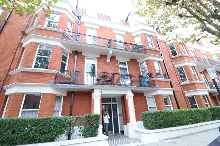 3 Bedroom Flat For Sale In Castellain Mansions, London, W9