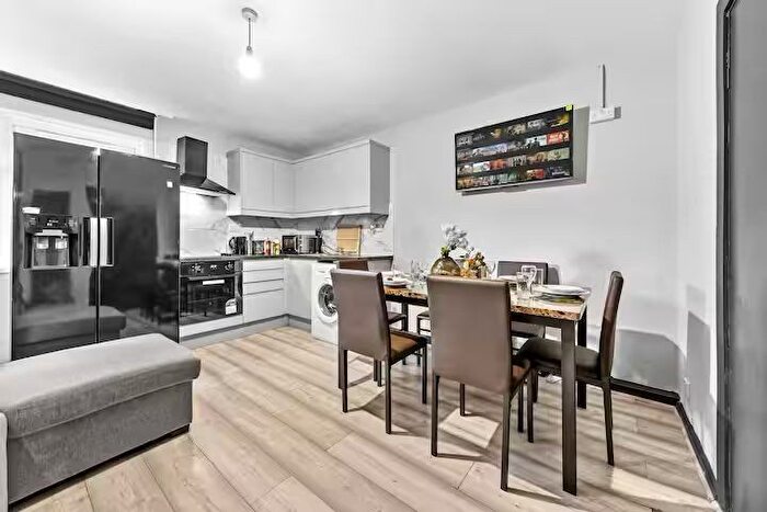 6 Bedroom Property To Rent In Wakeman Avenue, Brent, NW9