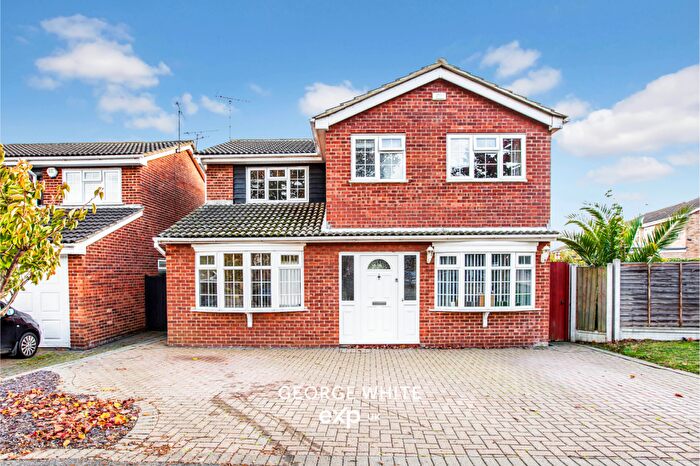 4 Bedroom Detached House For Sale In Bishopsteignton, Shoeburyness/Thorpe Bay Borders, SS3