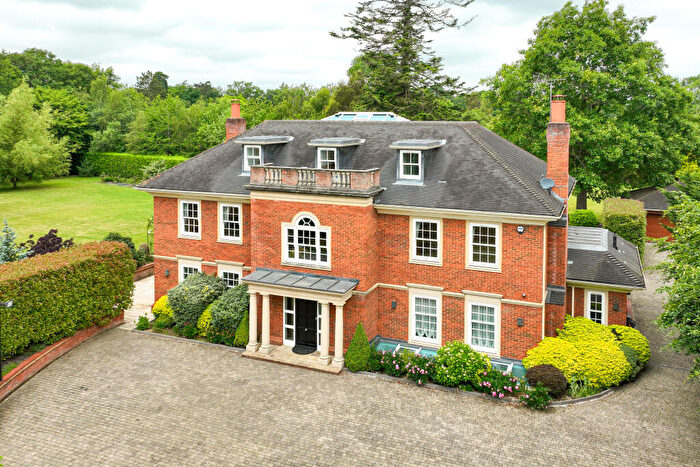 7 Bedroom Detached House For Sale In Fulmer Common Road, Slough, SL3
