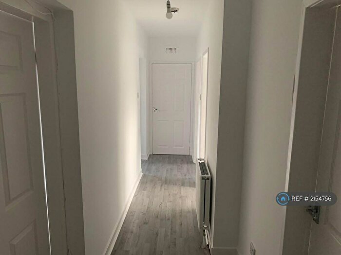 2 Bedroom Flat To Rent In Castlemilk Drive, Glasgow, G45