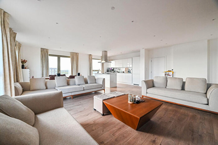 3 Bedroom Flat To Rent In Armada Way, , Gallions Reach, London, E6