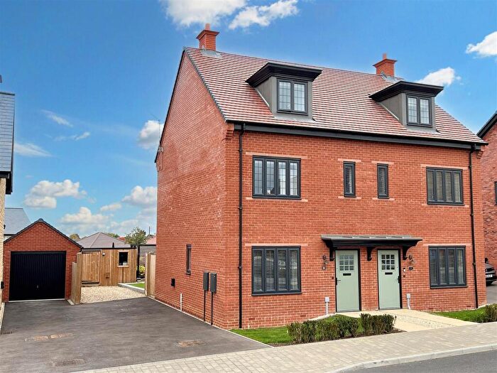 3 Bedroom Semi-Detached House For Sale In Hollowell Street, Wollaston, Wellingborough, NN29