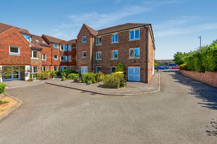 1 Bedroom Apartment For Sale In London Road, Redhill, RH1