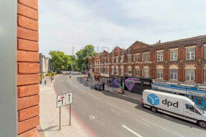 2 Bedroom Flat To Rent In Exchange Gardens, London, SW8