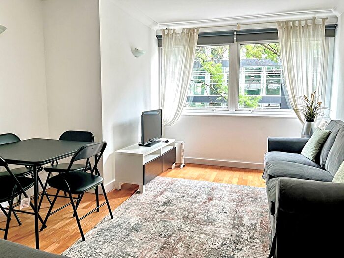 2 Bedroom Flat To Rent In Fitzroy Street, London, W1T