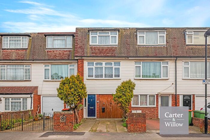 3 Bedroom Town House To Rent In Atkinson Road, Custom House, E16