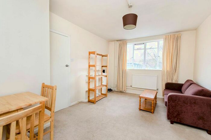 1 Bedroom Flat To Rent In Upper Richmond Road, Putney, London, SW15
