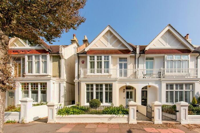 5 Bedroom Semi-Detached House To Rent In Carlisle Road Hove, BN3