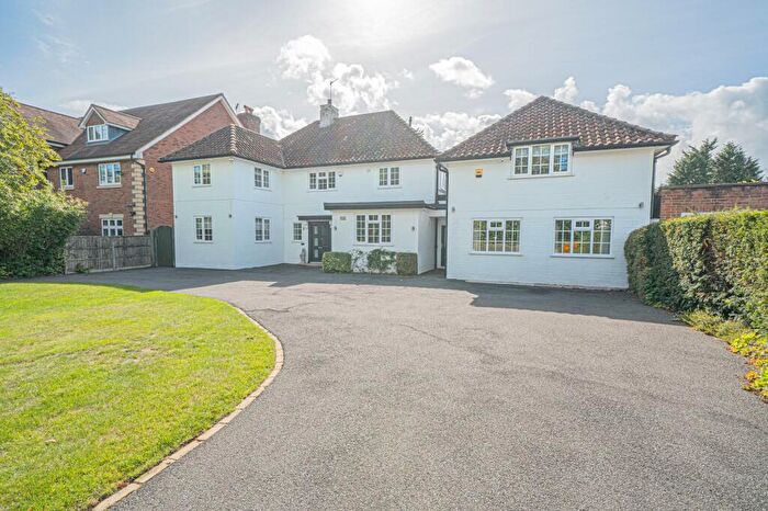 6 Bedroom Detached House For Sale In Warwick Road, Solihull, B91