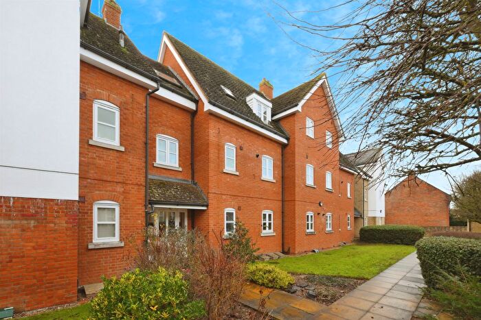 2 Bedroom Flat For Sale In Yorkes Mews, Ware, SG12