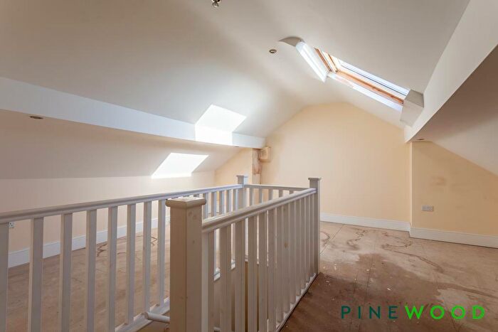 3 Bedroom Terraced House For Sale In Cobden Road, Chesterfield, Derbyshire, S40