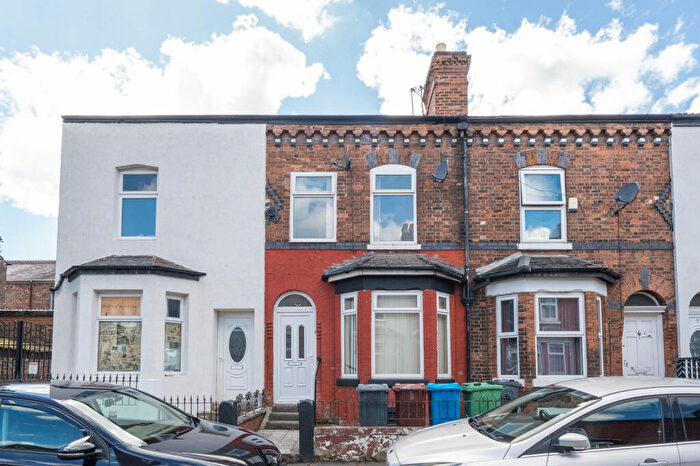 3 Bedroom Terraced House For Sale In Lincoln Street, Manchester, M13