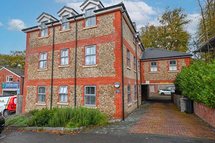 2 Bedroom Apartment For Sale In Blendworth Lane, Horndean, PO8