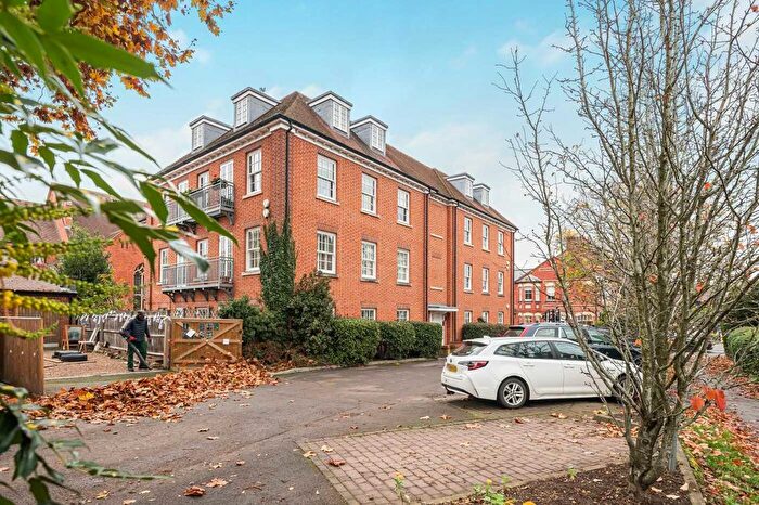 3 Bedroom Flat For Sale In Norman Avenue, Henley-On-Thames, RG9