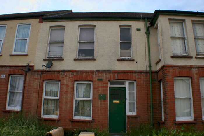 1 Bedroom Flat To Rent In Electric Avenue, Westcliff-On-Sea, SS0