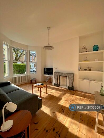 2 Bedroom Flat To Rent In Leytonstone, London, E11