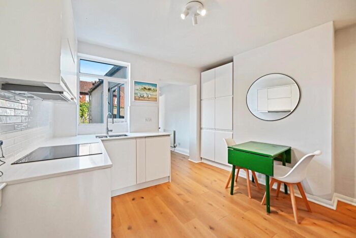 2 Bedroom End Of Terrace House For Sale In Carberry Road, Crystal Palace, London, SE19