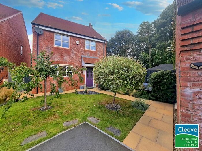 3 Bedroom Detached House For Sale In Balladine Crescent, Stoke Orchard, Cheltenham, GL52