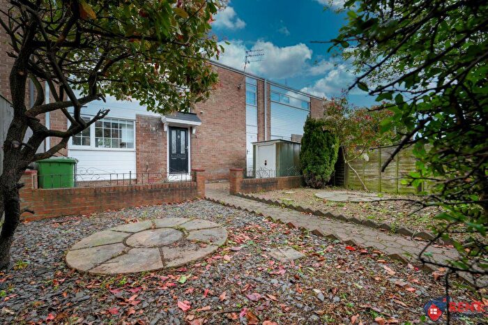 3 Bedroom Terraced House To Rent In Whyndyke, Gateshead, NE10