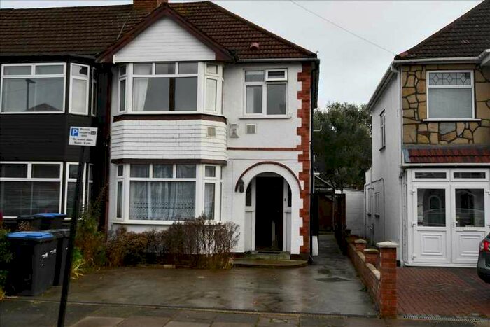 3 Bedroom House To Rent In York Road, London, N18