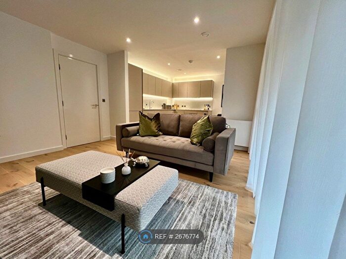 2 Bedroom Flat To Rent In Kings Grove, London, EC1V