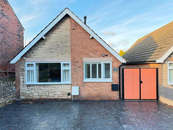 2 Bedroom Detached Bungalow For Sale In Welbeck Road, Mansfield Woodhouse, Mansfield, NG19