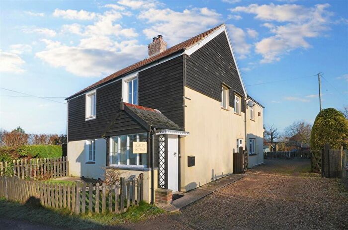 4 Bedroom Detached House For Sale In Woodrow, Fifehead Neville, DT10