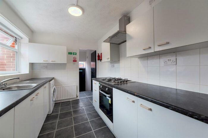 2 Bedroom Flat To Rent In - Dilston Road, Fenham, NE4