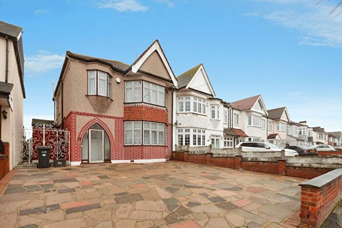 3 Bedroom Semi Detached House For Sale In Clayhall Avenue, Ilford, IG5