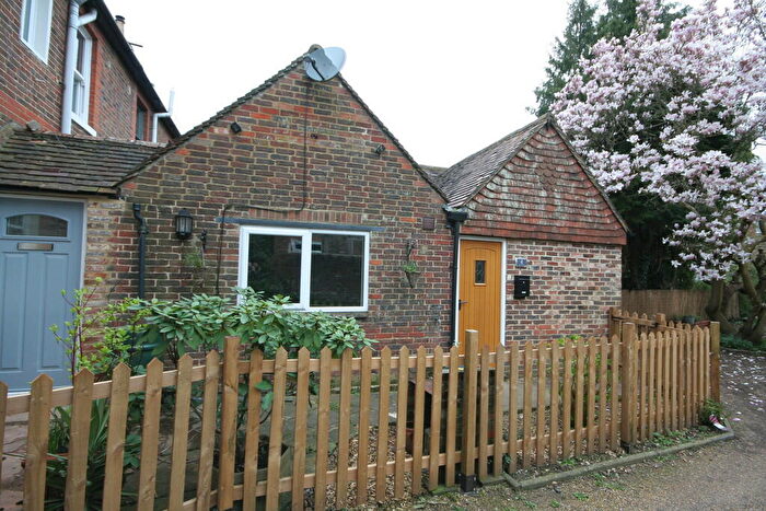 1 Bedroom Flat To Rent In West Street, RH14