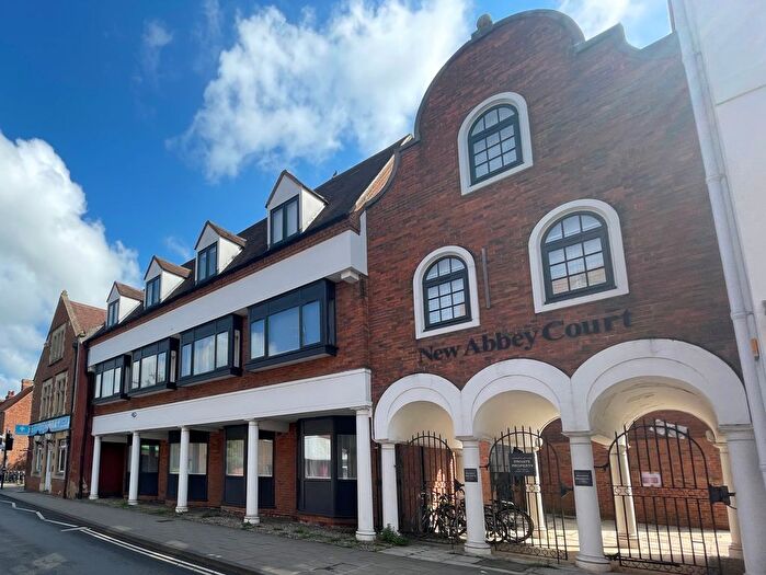 2 Bedroom Flat For Sale In Old Station Yard, Abingdon, Oxfordshire, OX14