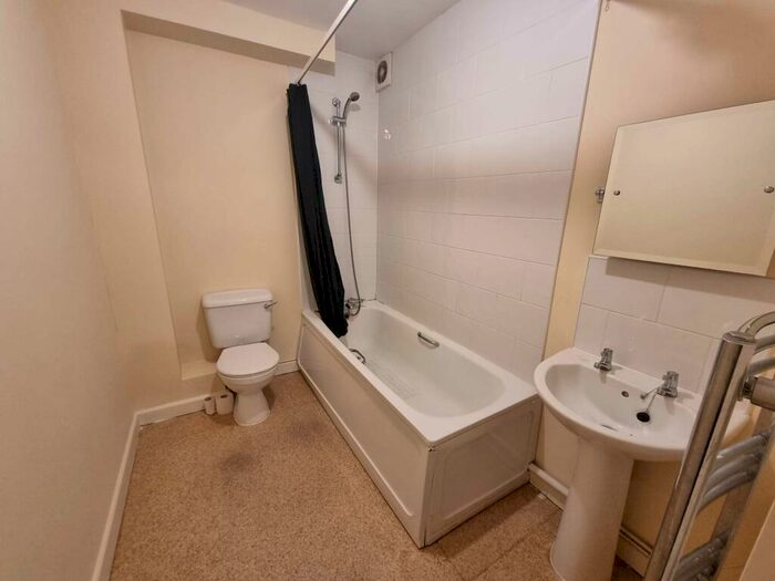 1 Bedroom Flat To Rent In Abbelaine Court Laburnum Drive, Newport, NP19