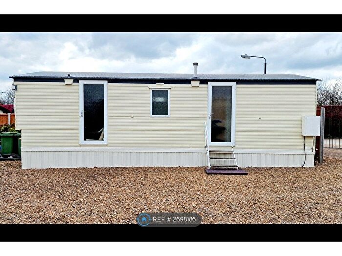 2 Bedroom Park Home To Rent In Five Counties Park, Greetham, Oakham, LE15