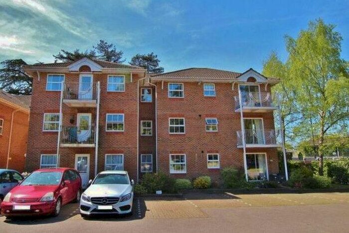 2 Bedroom Flat To Rent In Winchester Road, Southampton, SO16