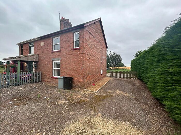 3 Bedroom Semi-Detached House For Sale In Spalding Road, Bourne, Bourne, PE10