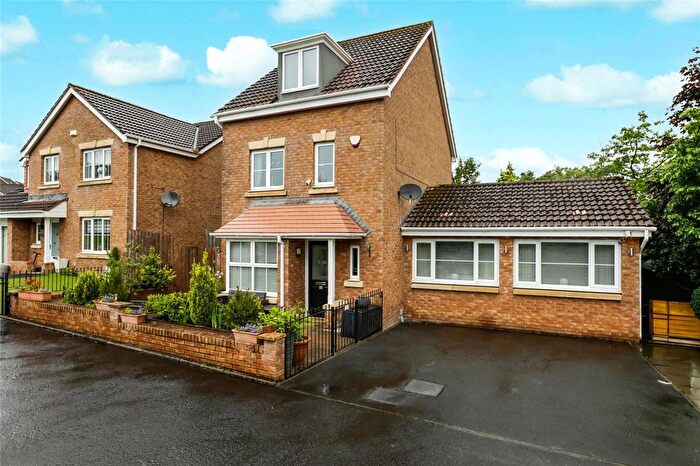 4 Bedroom Town House For Sale In Garnqueen Crescent, Glenboig, Coatbridge, North Lanarkshire, ML5