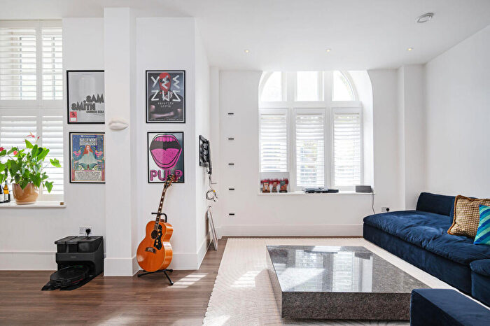 3 Bedroom Flat For Sale In Charles Hayward Building, Goldsmiths Row, Bethnal Green, London, E2