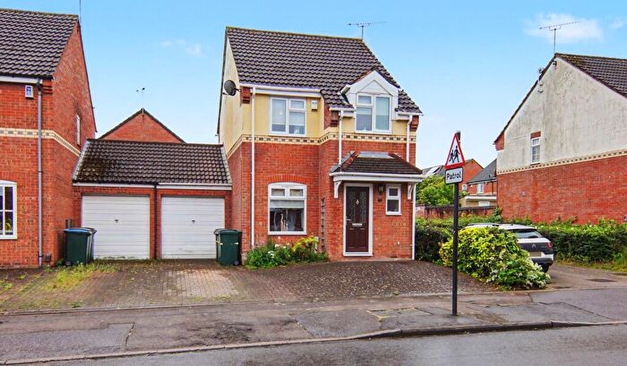 3 Bedroom Detached House For Sale In Lyndale Road, Coventry, CV5