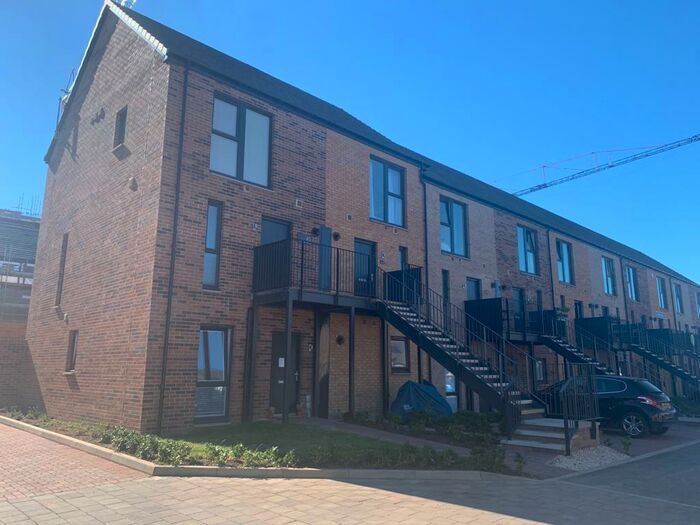 2 Bedroom Flat To Rent In Cunningham Square, Portobello, Edinburgh, EH15