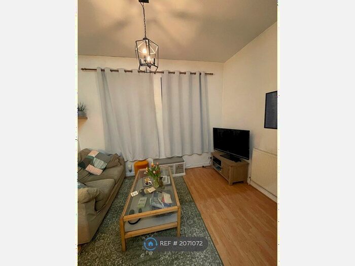 2 Bedroom Flat To Rent In Maple Avenue, Manchester, M21