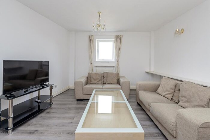 2 Bedroom Flat To Rent In Annes Court, Palgrave Gardens, Regent's Park, London, NW1