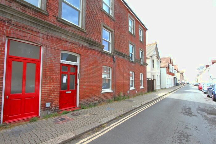 2 Bedroom Flat To Rent In Thorn Road, Worthing, BN11