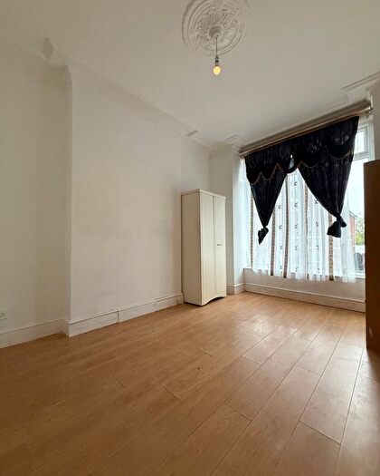 3 Bedroom Detached House To Rent In Coppice Street, Oldham, OL8