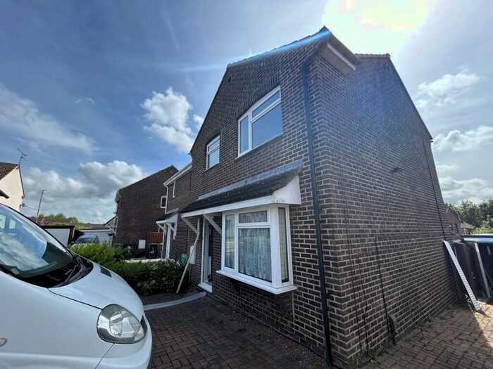 3 Bedroom House To Rent In Castlefield Close, Eastleaze, Swindon, SN5