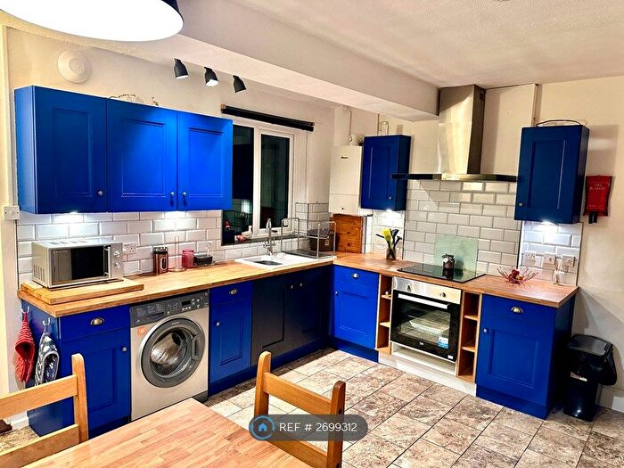 3 Bedroom Terraced House To Rent In Tom Shepley Street, Hyde, SK14