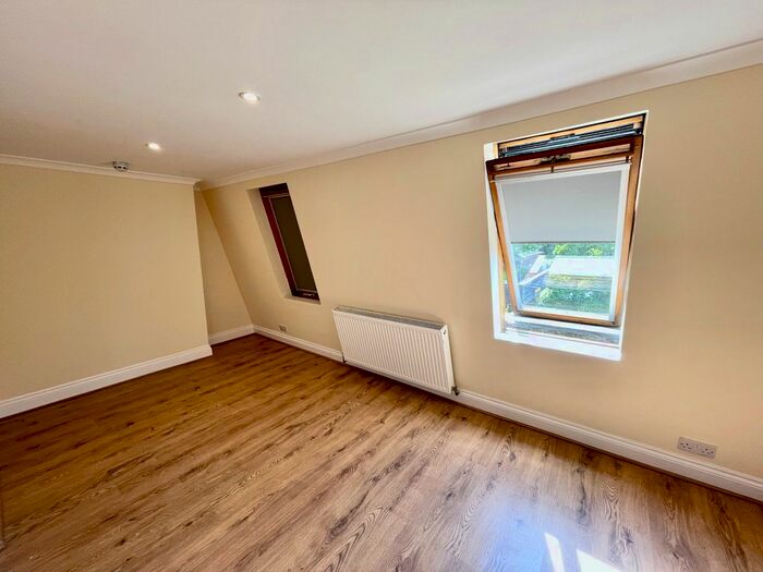 Studio To Rent In Brookhill Road, Woolwich, SE18