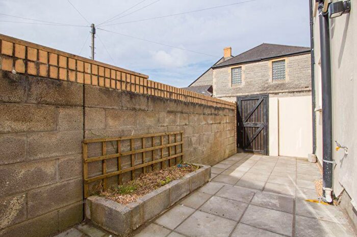 2 Bedroom End Of Terrace House To Rent In Chapel Lane, Penarth, CF64