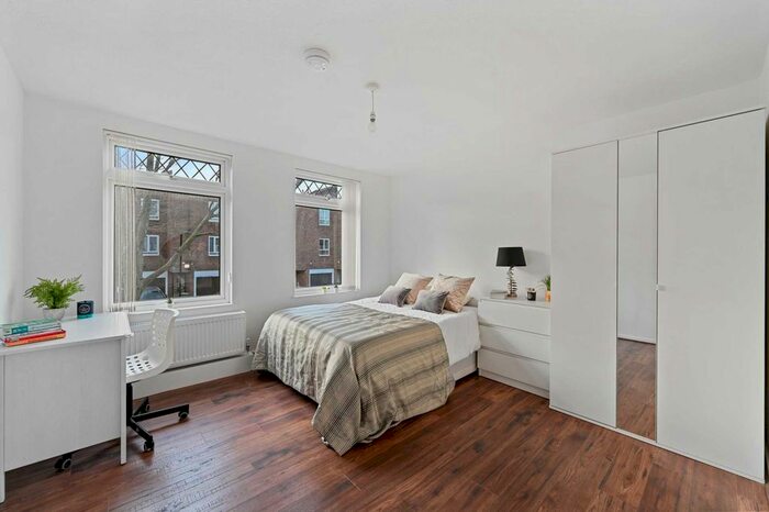 3 Bedroom Property To Rent In Langdale Close, London, SE17