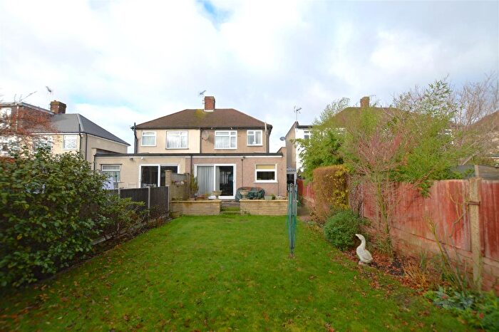 3 Bedroom Semi-Detached House For Sale In Villiers Avenue, Twickenham, TW2